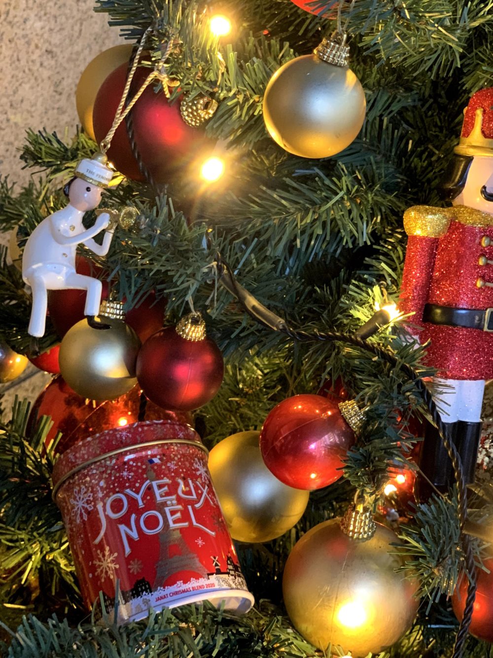 Seasonal Christmas Tea