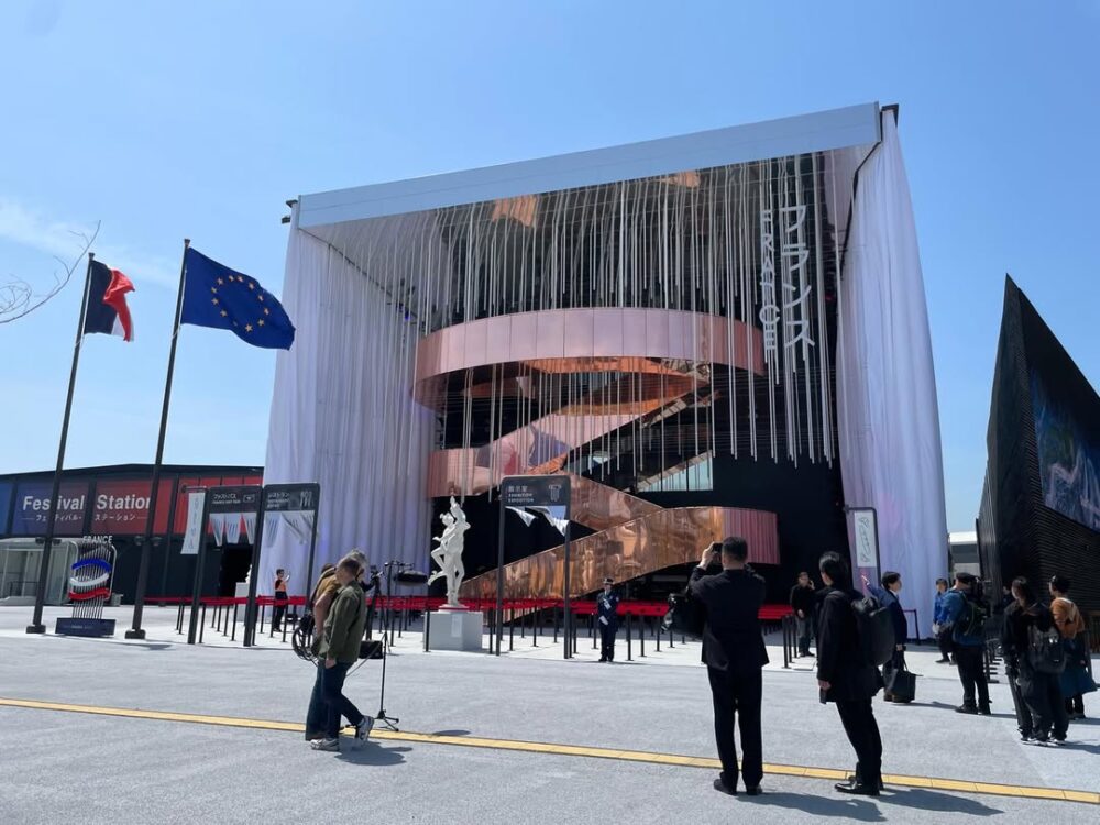 Stradivarius Elegant Melodies Captivate Expo 2025 Osaka with JANAT PARIS Exclusive French Collaboration